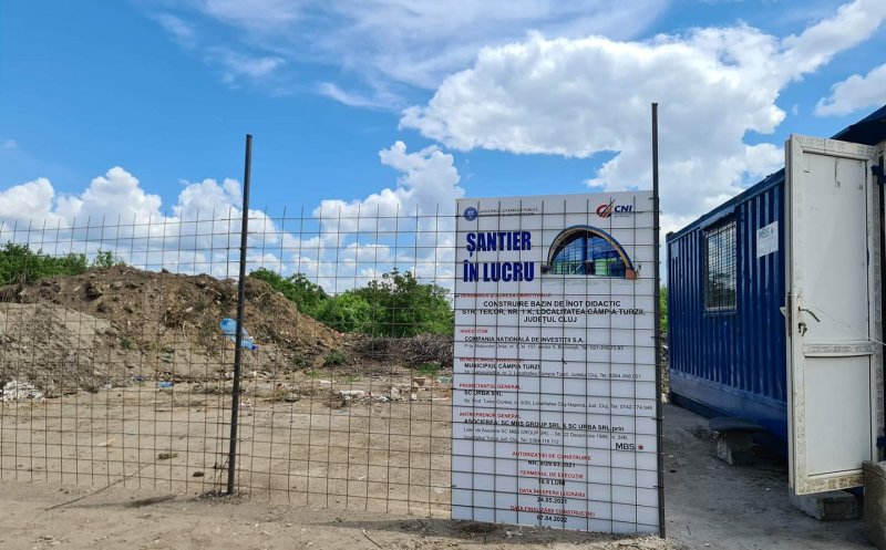 Au început lucrările la Bazinul Didactic de Înot de la Câmpia Turzii. Când ar trebui să fie gata