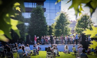 Invitație la un concert inedit al Filarmonicii Transilvania și la teatru în aer liber, în Iulius Parc