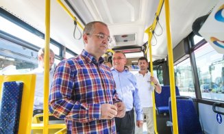 Primarul Boc, cu autobuzul: Biletul rămâne în buzunar