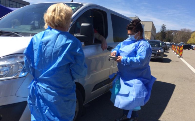 Peste 30.000 de vaccinări în două luni la drive-thru în Cluj