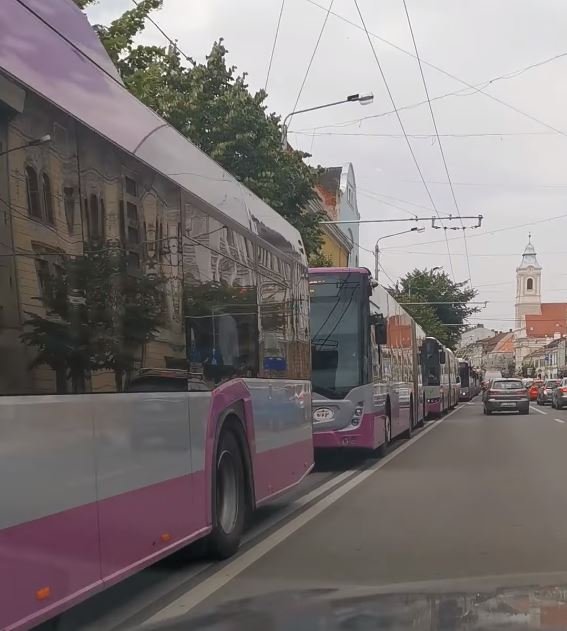 Cum arată Vinerea Verde la Cluj. "Asa e și în Londra, însă acolo lumea circulă cu ele, la noi toți îs domni și circulă cu mașina ... "