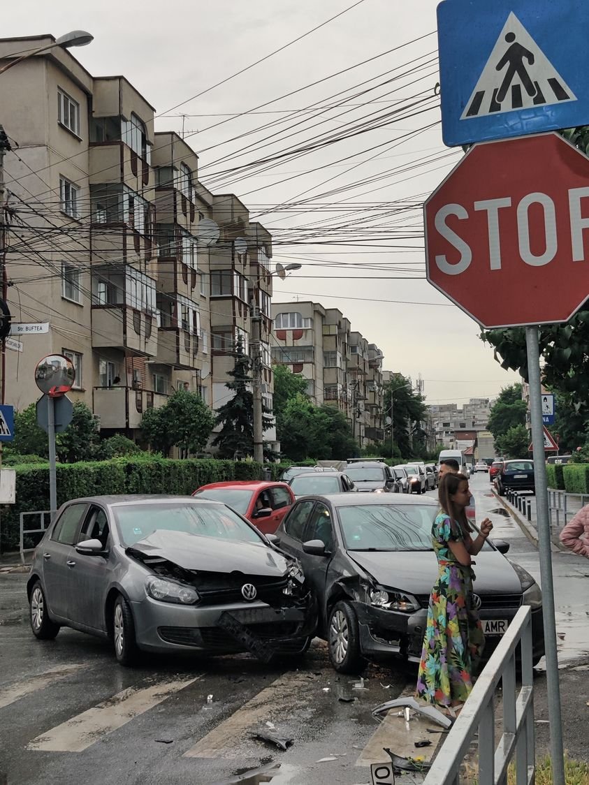 Încă o tamponare în intersecția "fierbinte" din Mărăști