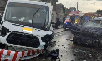 Accident rutier GRAV produs în Cluj. Trei persoane au ajuns la spital