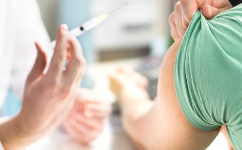 Puțin peste 800 de persoane au fost vaccinate anti-COVID la Cluj în ultima zi