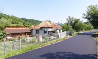 Asfalt peste un drum județean din Cluj