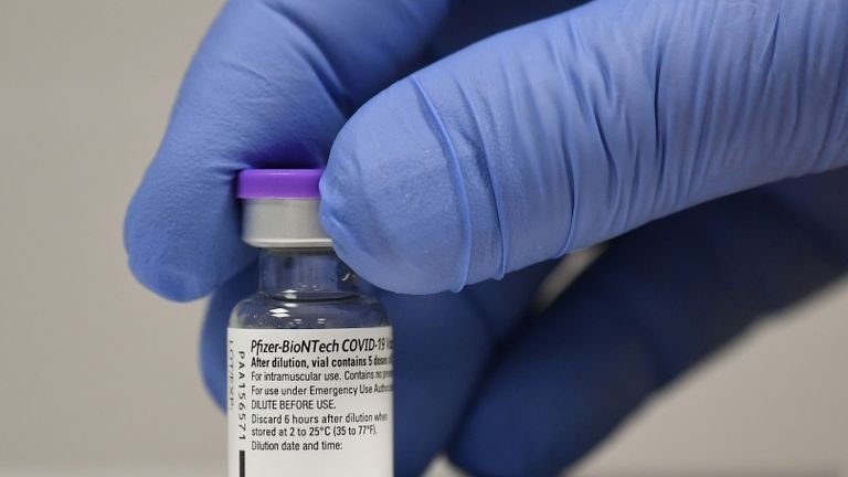 Încă un rapel cu Pfizer/BioNTech? Compania va cere autorizarea pentru o a treia doză vaccin