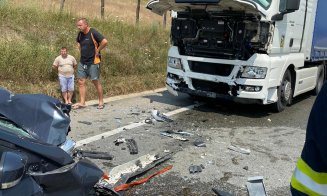 Încă un accident la Cluj. Implicate, două mașini și un TIR