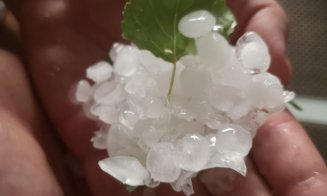 Inundații pe străzile Clujului după o furtună devastatoare