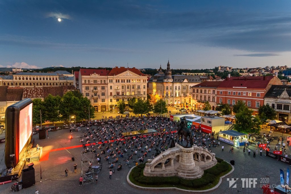 Vaccinare anti-COVID la TIFF, în Piața Unirii