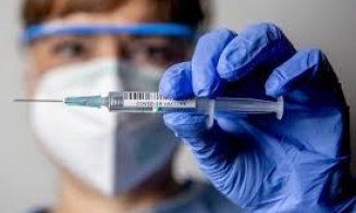 Peste 600 de clujeni s-au vaccinat în ultimele 24 de ore. Câte reacții adverse s-au înregistrat