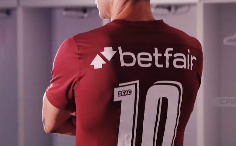 Campionii de la CFR Cluj, în şedinţa... FOTO
