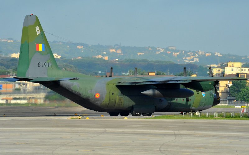 Aeronava Hercules a preluat din Kabul un singur cetățean român. MAE: Accesul spre aeroport al celorlalți este îngreunat