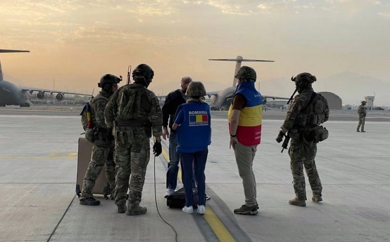 Criza din Afganistan | Aeronava trimisă la Kabul a reuşit să evacueze un singur român. Ceilalți nu au putut ajunge la aeroport