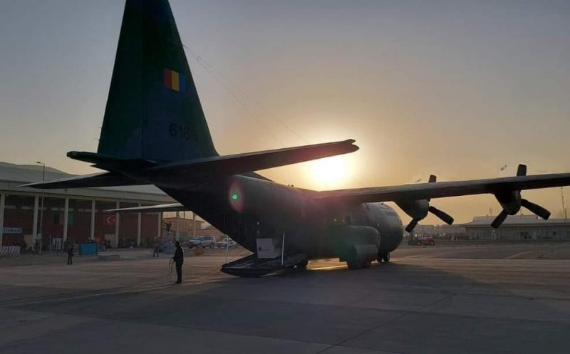 MAE: 14 români au ajuns pe aeroportul din Kabul şi urmează să fie evacuați din Afganistan
