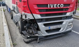 Accident cu două mașini și un TIR pe Cluj - Turda