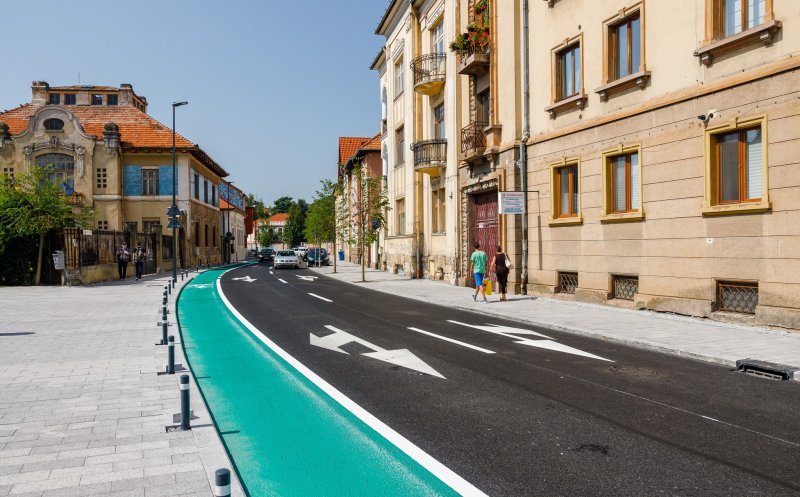 Clujul se modernizează, pe model vestic, ca să-i aducă acasă pe românii plecaţi în străinătate. Boc" Să plece doar dacă vor, nu pentru că sunt nevoiţi"