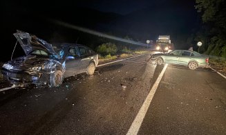 ACCIDENT rutier la ieşirea din Huedin cu victime. Un şofer de 20 de ani a pierdut controlul volanului