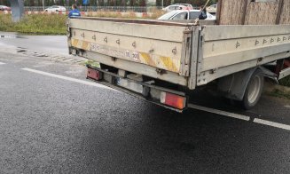 ACCIDENT la Cluj: Scuterist de 80 de ani, lovit de o autoutilitară în zona Metro