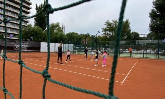 Zece copii instituționalizați din Cluj au jucat tenis pentru prima dată