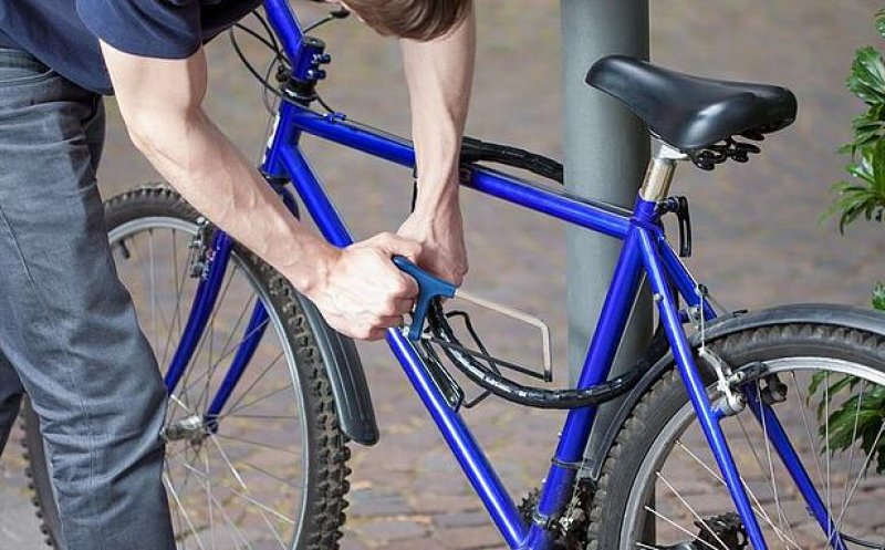 Hoț de biciclete din Cluj, prins de polițiști și încarcerat