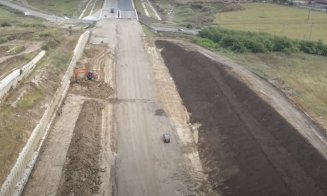 Stadiul lucrărilor pe Autostrada A10 Sebeş Turda, lotul 2, zona alunecărilor de teren de la Oiejdea