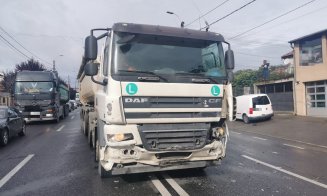 Accident pe Coposu. Tânăr rănit după un impact între o mașină și un TIR