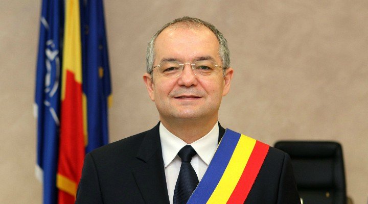 La mulți ani! Primarul Emil Boc împlinește 55 de ani