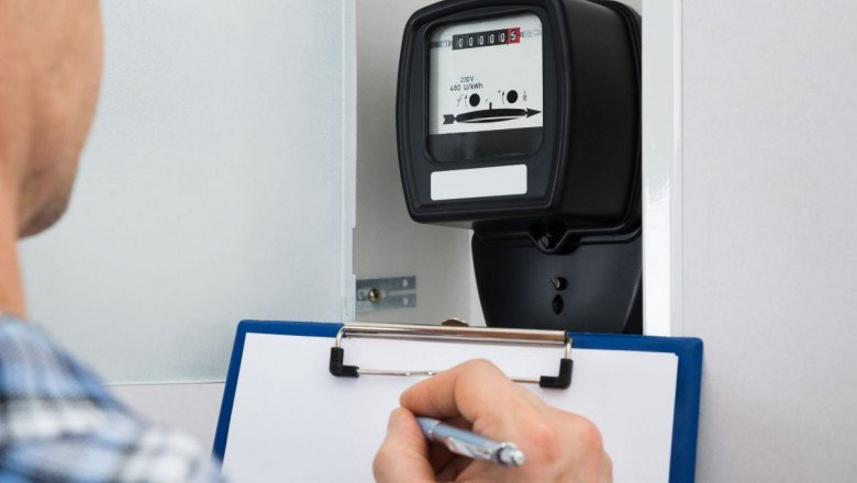 Furnizorii de curent și gaz ar putea plăti compensații clienților dacă nu citesc la timp contoarele