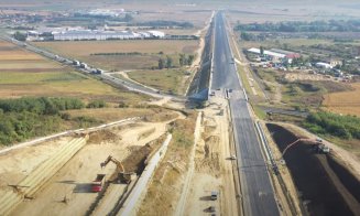 Autostrada A10 Sebeș-Turda, lotul 2, zona alunecării de teren de la Oiejdea: Grecii toarnă balast stabilizat pe un sens de mers