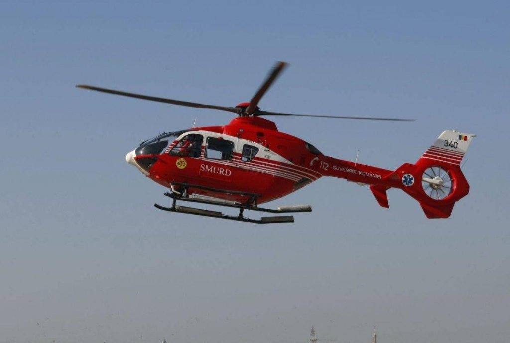 Doi bărbați, surprinși de un mal de pâmânt în Cluj. A fost necesară intervenția unui elicopter SMURD