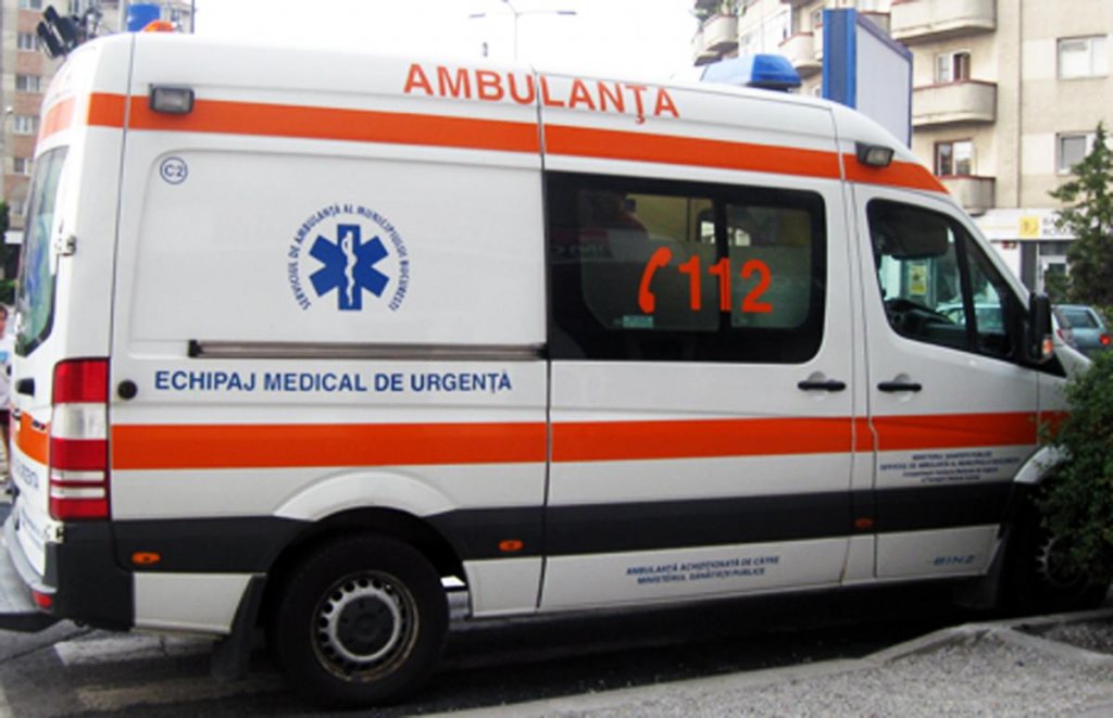 Congres PNL. Un delegat a fost luat cu targa, după ce ar fi căzut pe scenă
