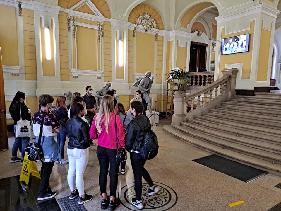 Zeci de mii de studenţi încep astăzi anul universitar la Cluj-Napoca. UBB transmite pe YouTube ceremonia din Aula Magna