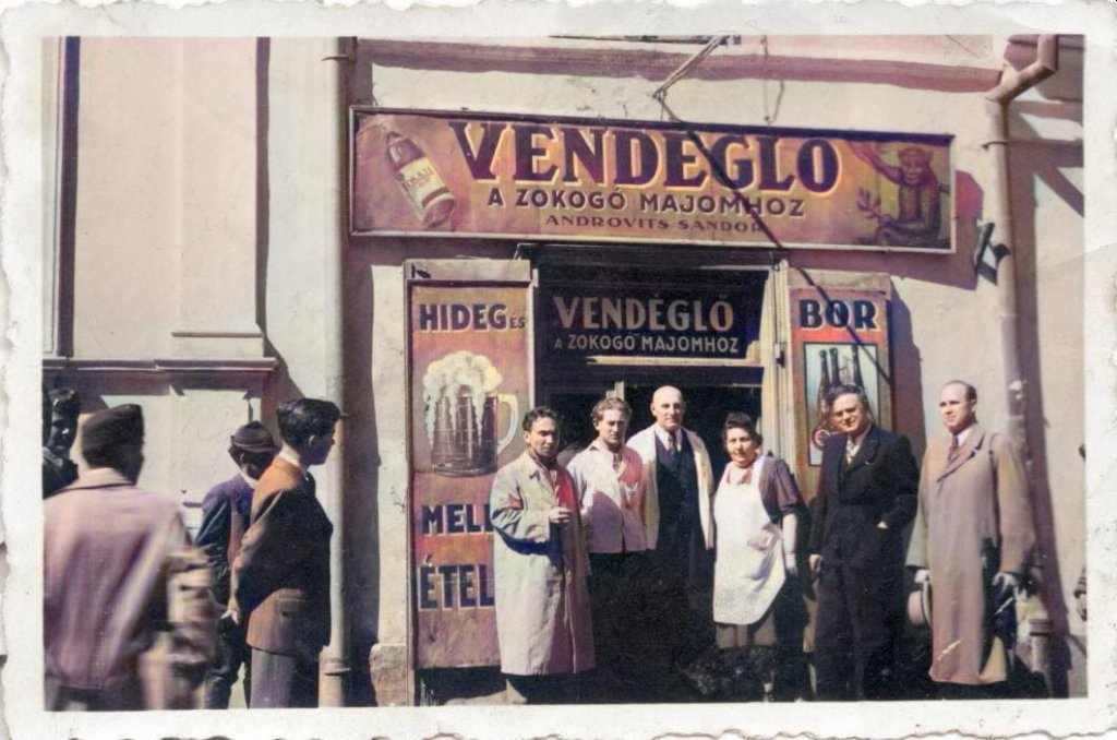 Restaurantul Maimuța Plângătoare, celebru încă din anii '30, a dat și titlul unui român celebru