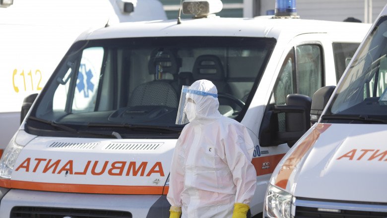 Clujenii sună la 112 şi aşteaptă cu zilele ambulanţa. Sistemul de sănătate, depăşit de solicitările COVID