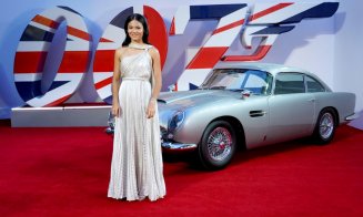 Emma Răducanu, strălucitoare pe covorul roșu, alături de familia regală britanică, la premiera ultimului film din seria James Bond