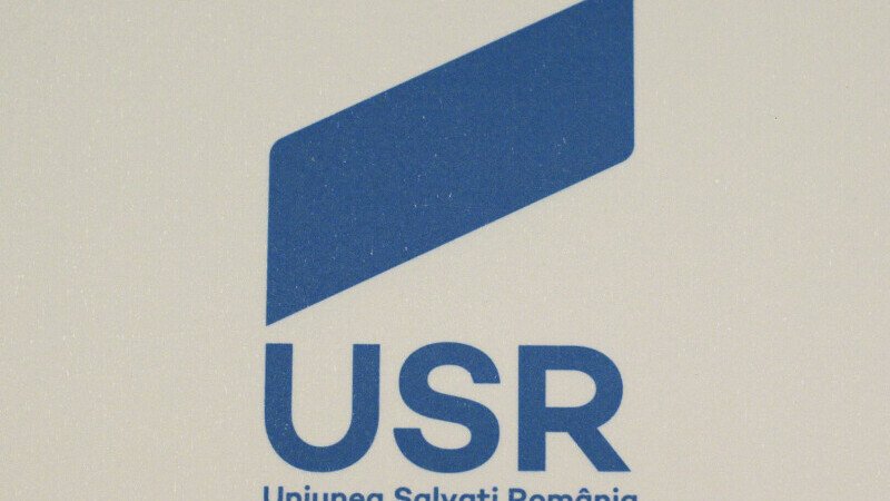 USR PLUS revine la denumirea de USR. Se va schimba și sigla