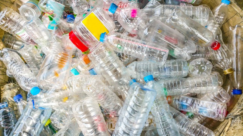 50 de bani pentru fiecare ambalaj reutilizabil returnat: sticlă, plastic şi metal. UNDE?