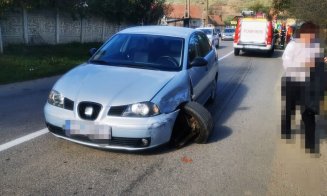 Accident cu trei victime într-un sat din Cluj. O mașină s-a răsturnat în urma impactului