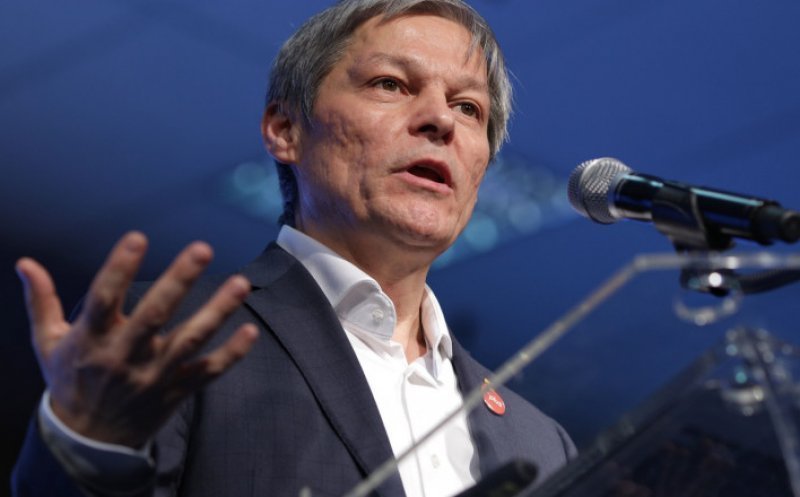 Cioloș a anunțat că se întâlneşte cu liderii PNL, UDMR şi minorităţi pentru formarea guvernului