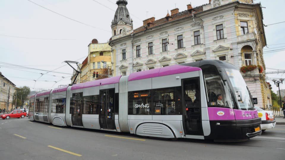 Transport în comun nepoluant la Cluj-Napoca: Toate cele 24 de tramvaie ASTRA au ajuns în oraş. 20 sunt deja în circulație