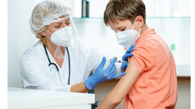 Ce spune Israelul despre vaccinarea anti-COVID a copiilor. Peste 50% dintre cei între 12 și 15 ani au fost imunizați
