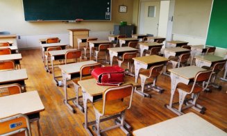 Zeci de școli din Cluj-Napoca au clase suspendate din cauza coronavirusului
