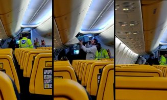 Dat jos din avion la Cluj-Napoca, în aplauzele pasagerilor, pentru că a refuzat să poarte mască
