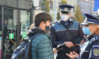 Furturile în bus. Polițiștii i-au învățat pe clujeni cum "să își păzească spatele"