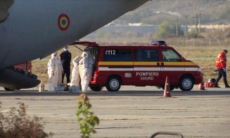 Situație incredibilă pe Aeroportul din Cluj! Trei persoane infectate cu COVID, în stare gravă, ținute o oră degeaba în avion. Au fost urcate în ambulanţe şi transportate înapoi la spital
