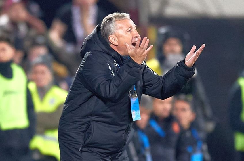 Un atacant de la CFR Cluj vrea rezilierea contractului. Dan Petrescu l-a exclus din lot şi l-a expediat la echipa a doua