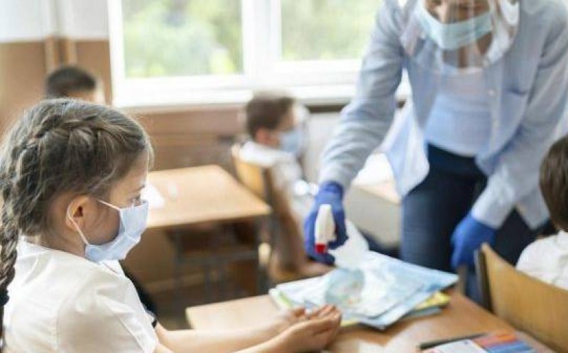 Școlile își vor afișa rata de vaccinare, iar procentul ar putea dicta modul de funcționare/ Câți elevi și profesori vaccinați are Clujul