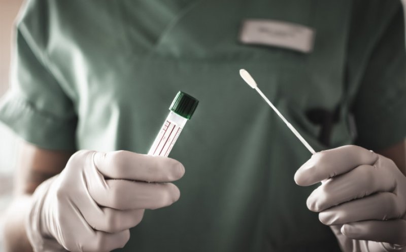 Testele pe bază de salivă vor fi disponibile în şcoli săptămâna viitoare
