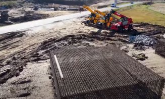 Autostrada Transilvania: Sute de utilaje, zeci de camioane şi excavatoare pe şantierul de lângă Cluj-Napoca