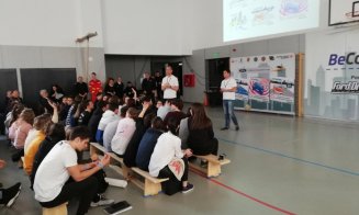 Piloţii Napoca Rally Academy demarează o nouă ediție a proiectului „BeCool-Gândește înainte!” în liceele din Cluj